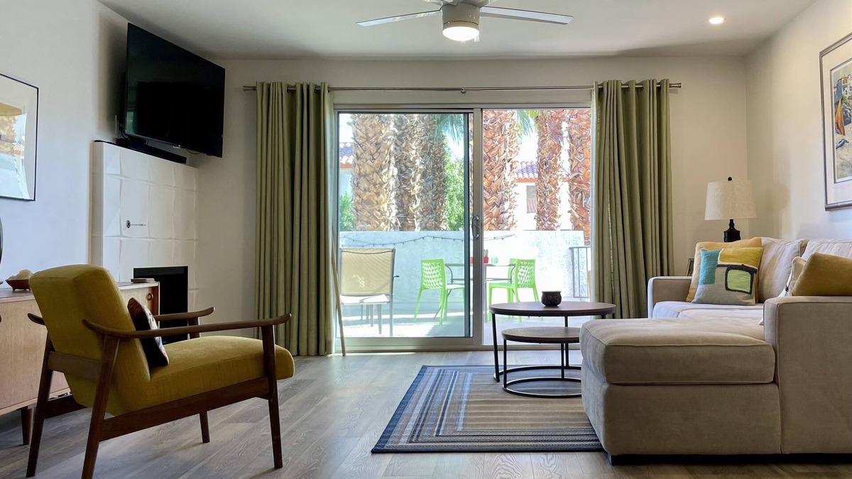 Baristo Condo | Remodeled 2 Bedroom Condo with Very Large Terrace - Walk to Downtown PS