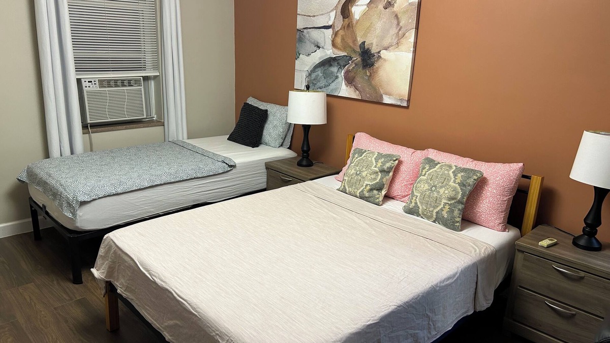 Clifton Apartment | Remodeled 2-bedroom apartment in Clifton WiFi, AC near UC and Hospitals