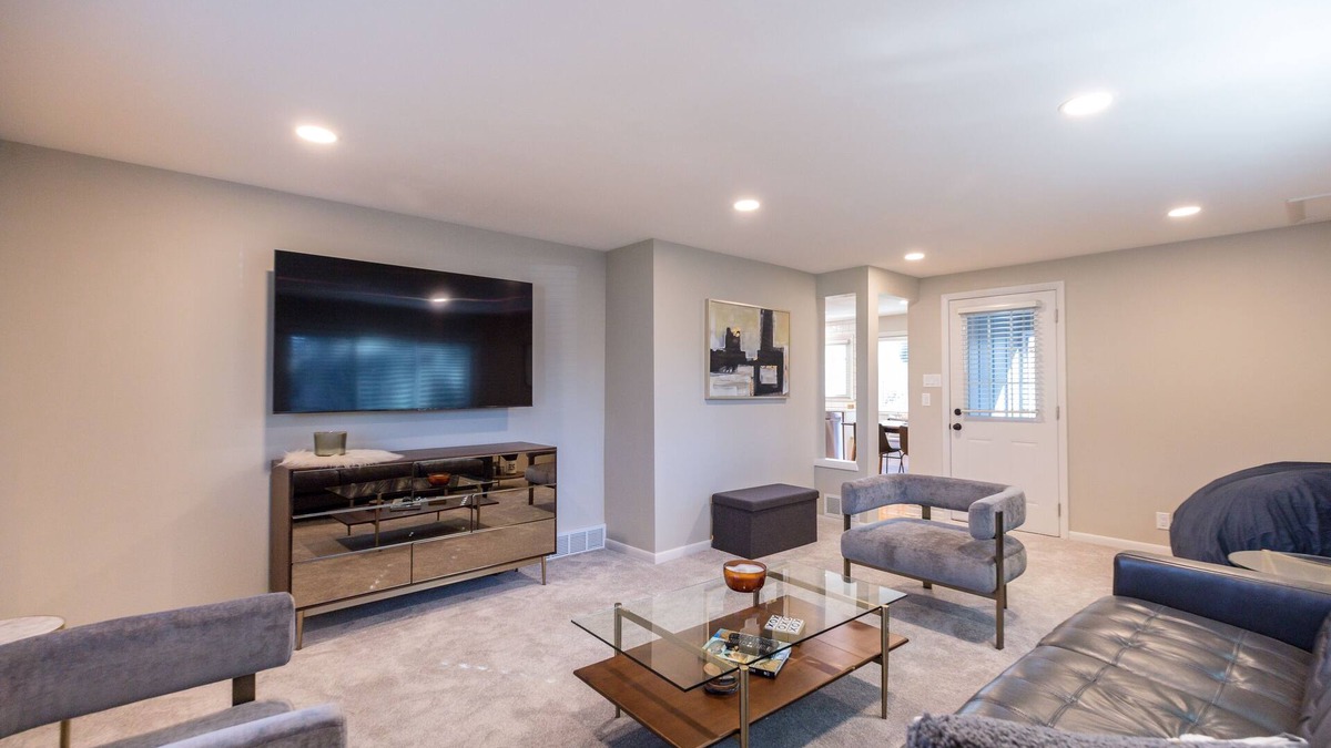 Monona House | Remodeled 3 bedroom home in Monona. Close to Downtown!