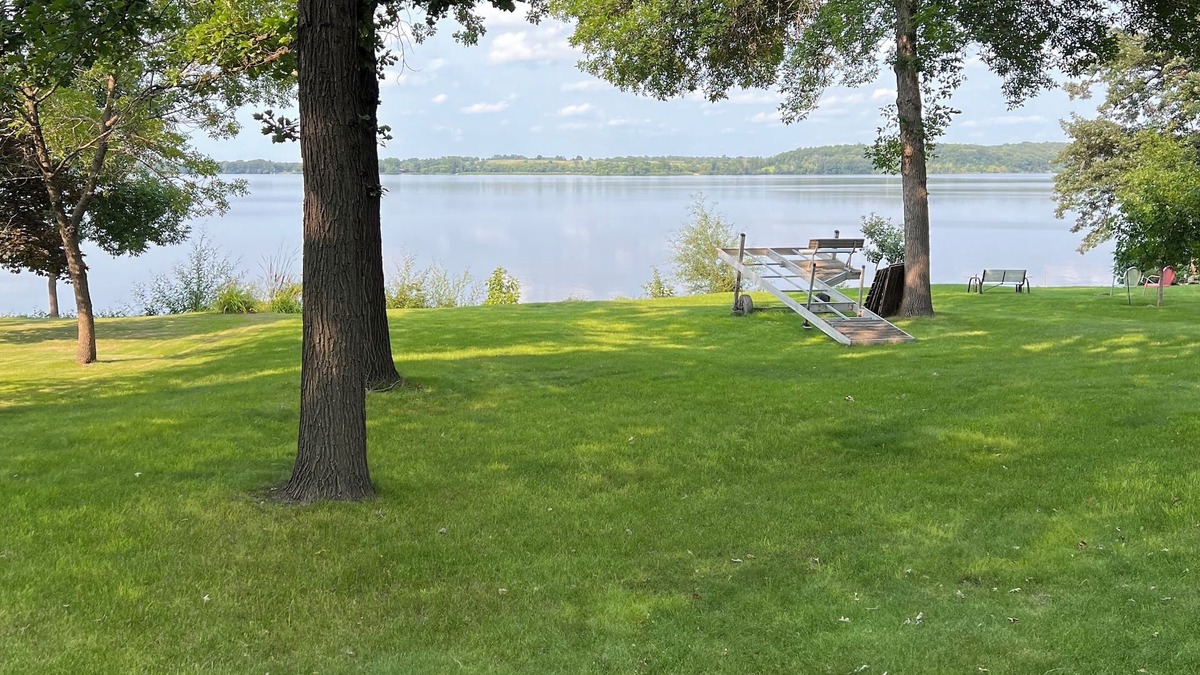 Barrett House | Remodeled 4-bedroom Lake house with WiFi and AC in Barrett, MN Sleeps 12!