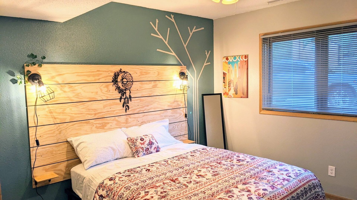 Council Bluffs Apartment | Remodeled apartment in quiet neighborhood