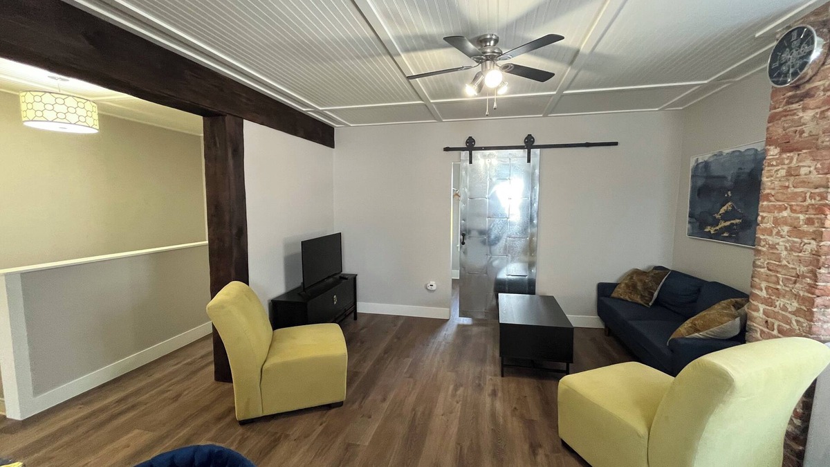 Goderich Apartment | Remodeled bright walk-up apartment - 5 min from the beach
