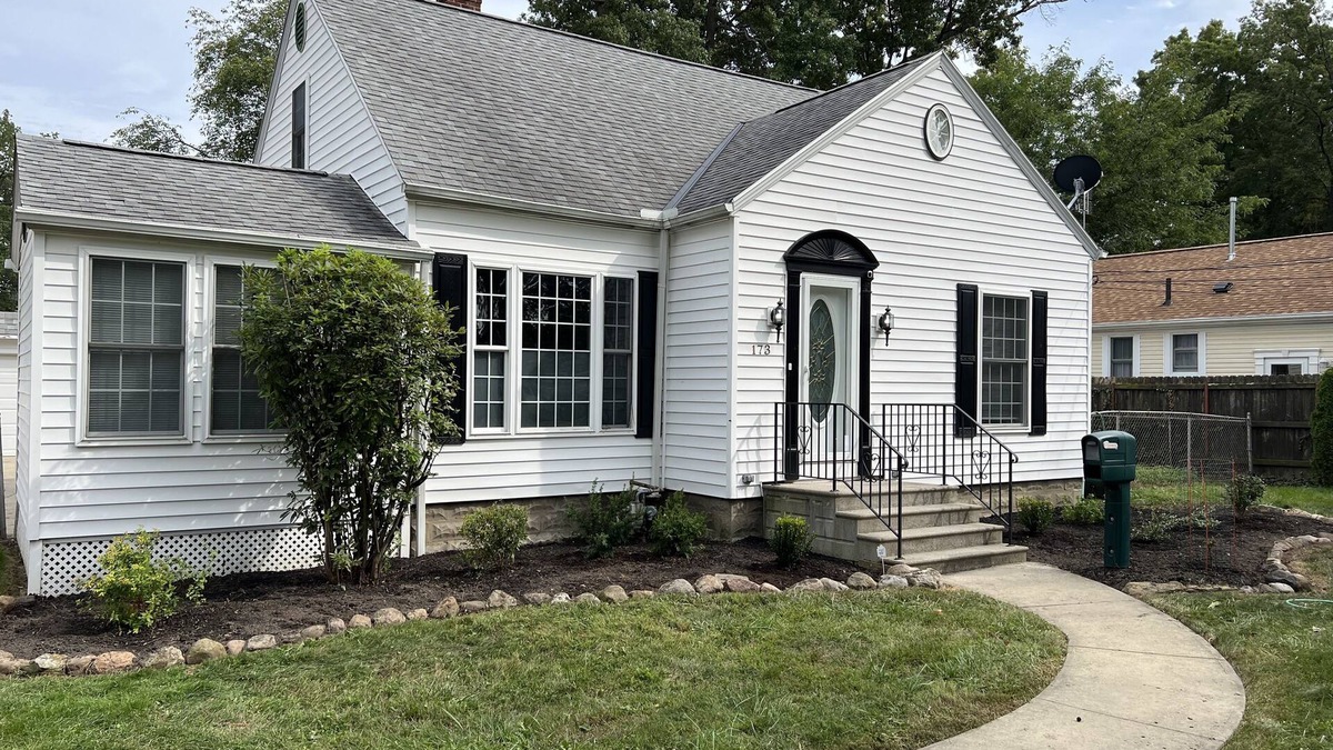 Avon Lake House | Remodeled Charming Avon Lake Home