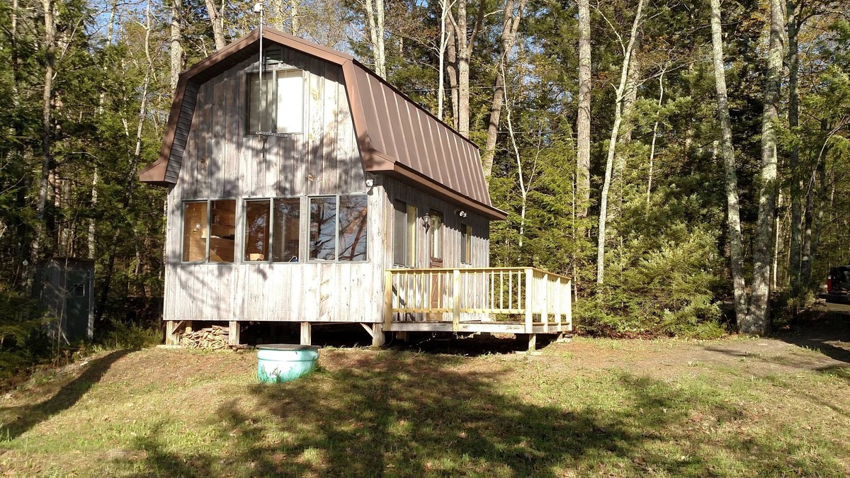 Albion Cottage | REMODELED Cottage on Lovejoy pond in Albion Maine