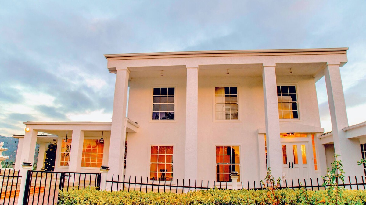 North Broadway House | Remodeled Estate w/pool and Serene Mountain Views, Central to city & Event Space