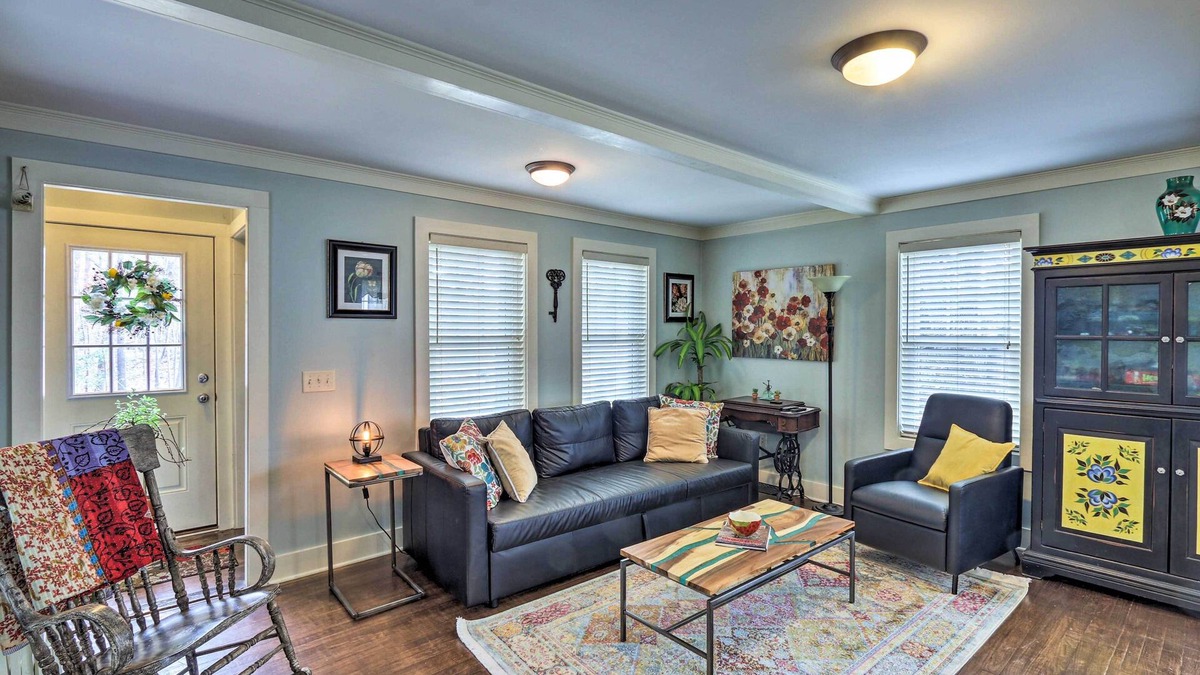Central Waterford House | Remodeled Farmhouse in Waterford Near 2 Beaches!