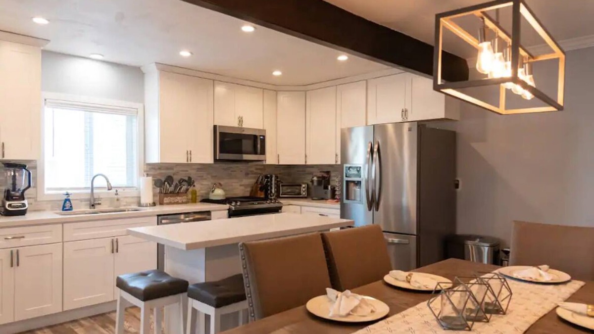 Turlock House | Remodeled + Fully Equipped + Big Backyard