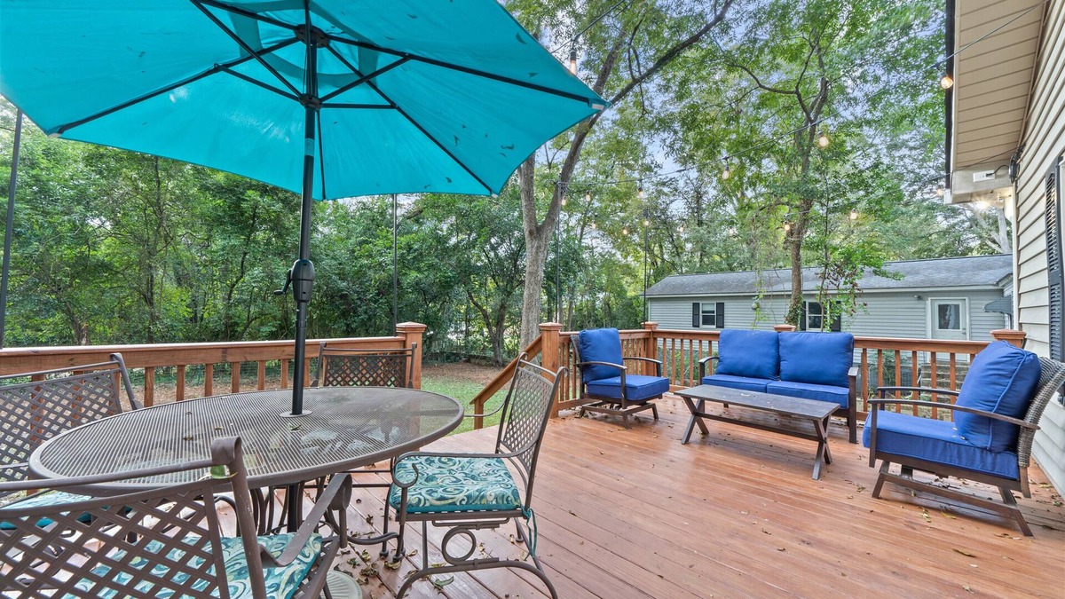 Milledgeville House | Remodeled historical cottage! 5 minute walk to Georgia College & downtown Milly!