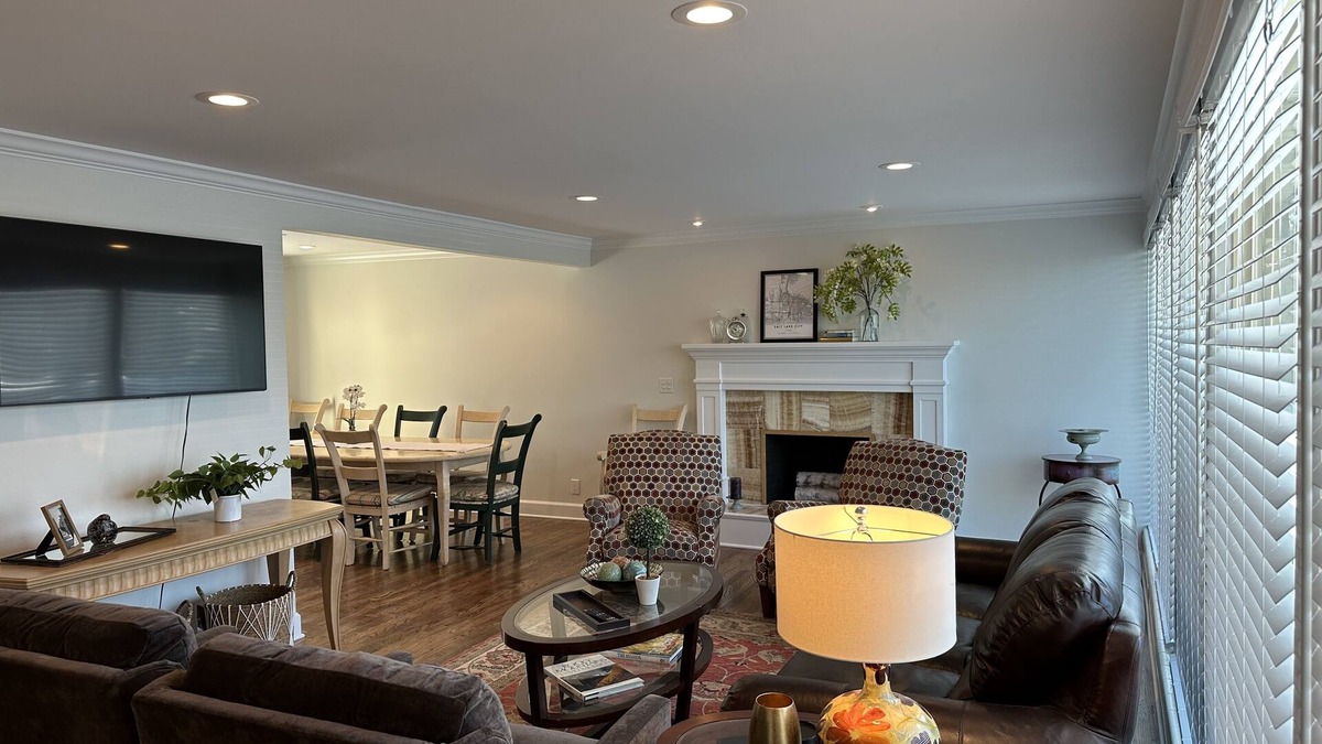 Murray House | Remodeled home minutes from ski resorts