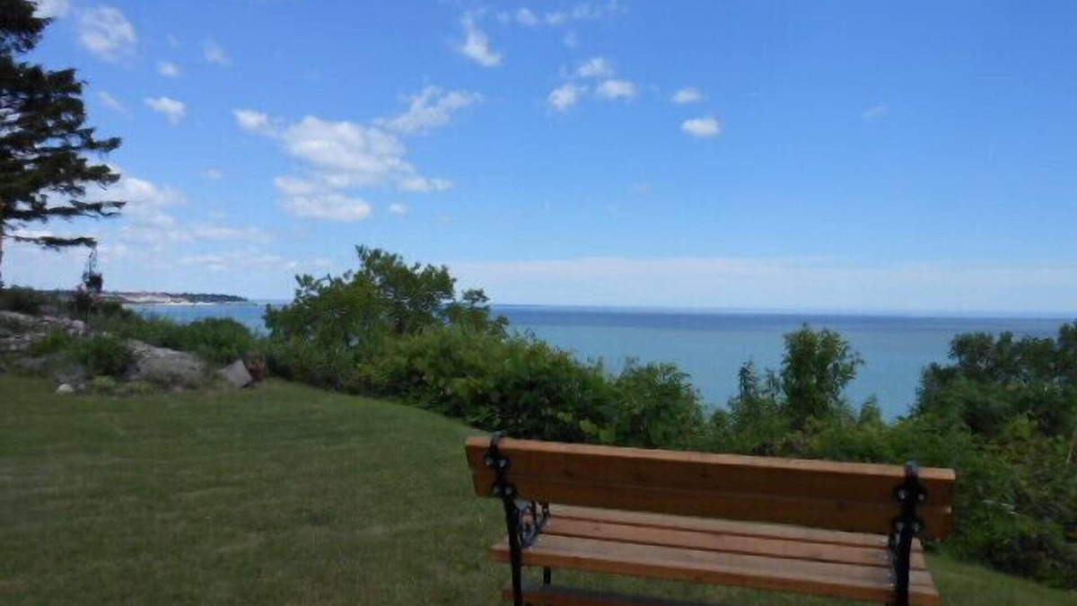 Sheboygan House | REMODELED HOME ON LAKE MICHIGAN