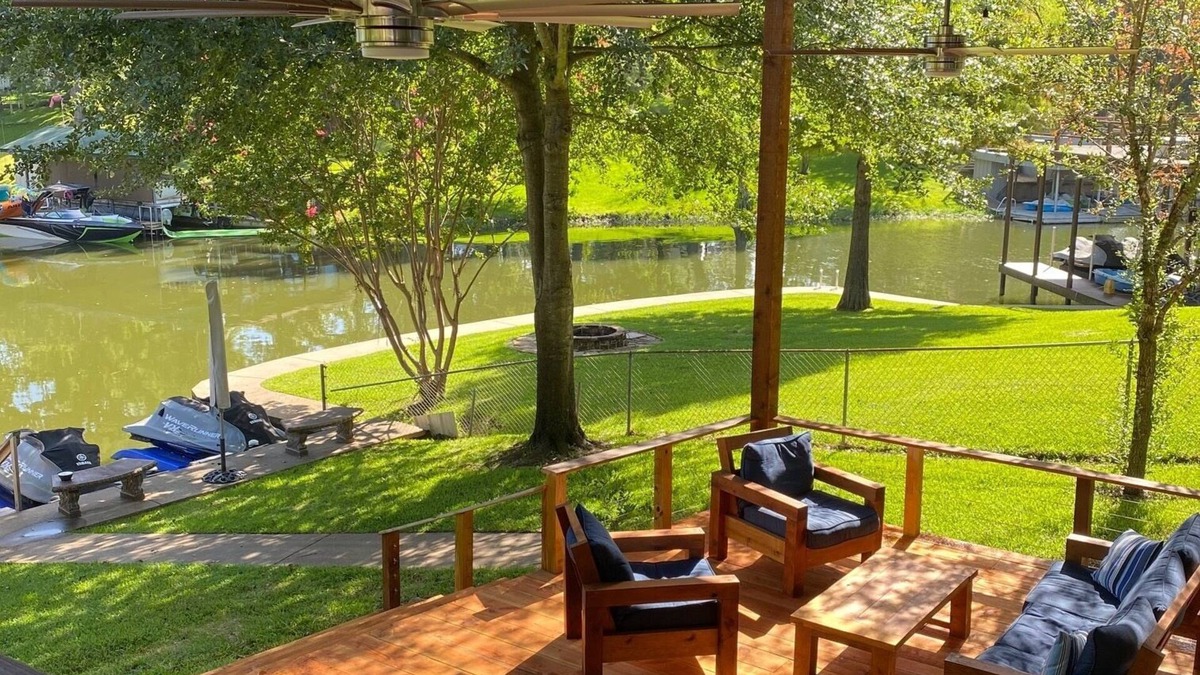 Tool House | Remodeled Lake Home In Quiet Cove