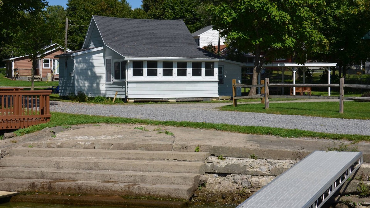 Town of Richmond Cottage | Remodeled Lake House