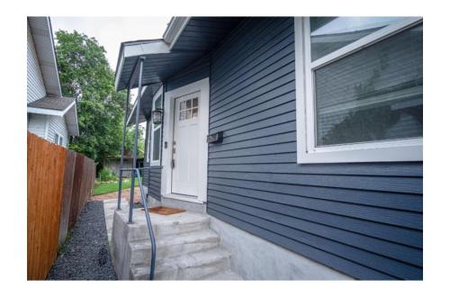 Mahncke Park Apartment | Remodeled Modern 1BR1BA Apt Near Downtown, 5min Pearl