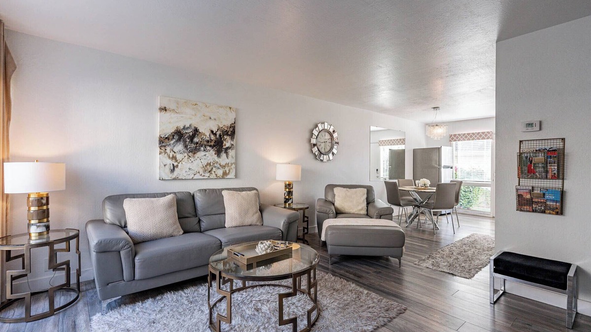 South Scottsdale House | Remodeled Modern 2 Bed/2 Bath Townhouse in the HEART of Scottsdale