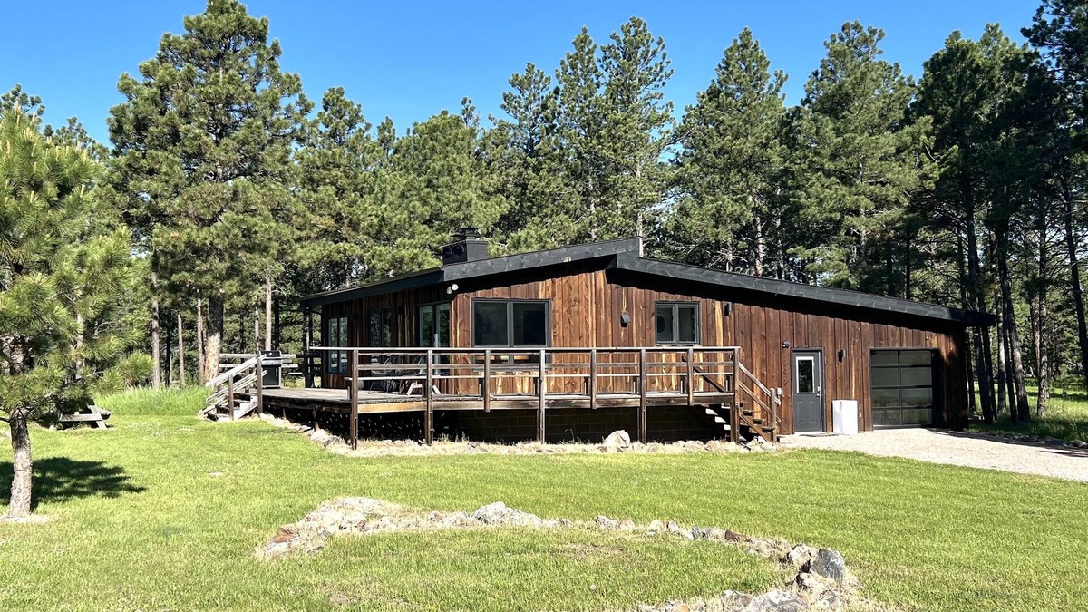 Rapid City Cabin | Remodeled modern hermits cabin