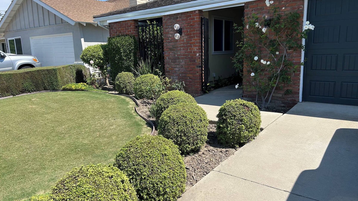 Santa Ana Heights House | Remodeled Surf City Mid Century bed/2 bath home AC, WiFi in Huntington Beach