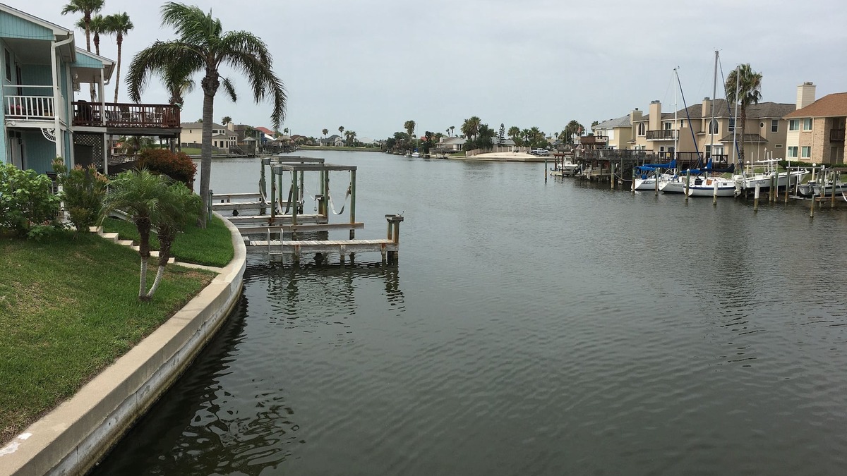 Corpus Christi House | Remodeled Waterfront Townhouse/Close to Beach