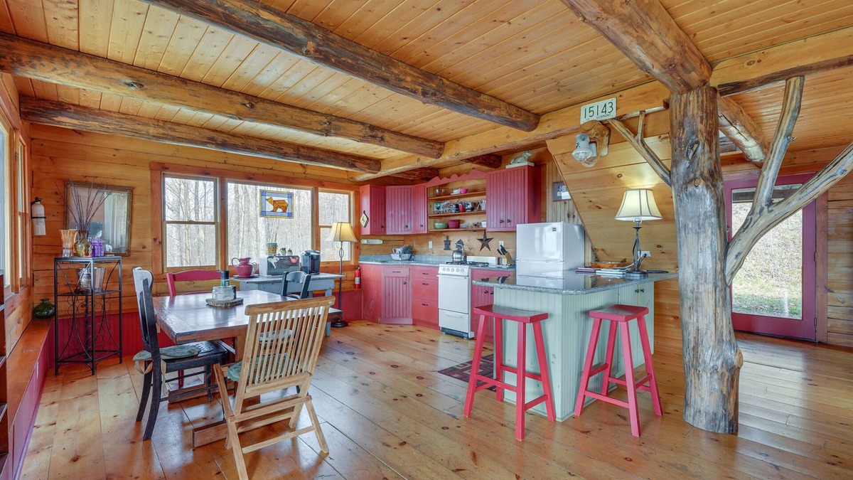 Sharon Cabin | Remote Escape: Vermont Cabin w/Mountaintop Views!