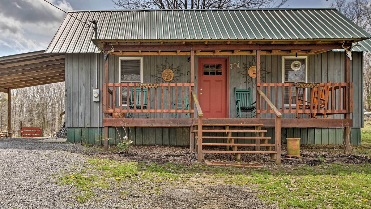 New Concord Cabin | Remote Kentucky Cabin w/Fire Pit & 2 Ponds