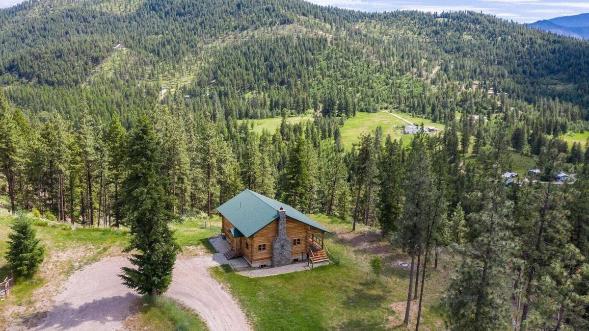 Superior House | Remote Mountain Cabin with Incredible Views