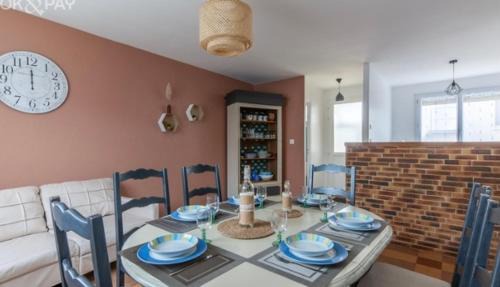 Carentan House | Renardeau