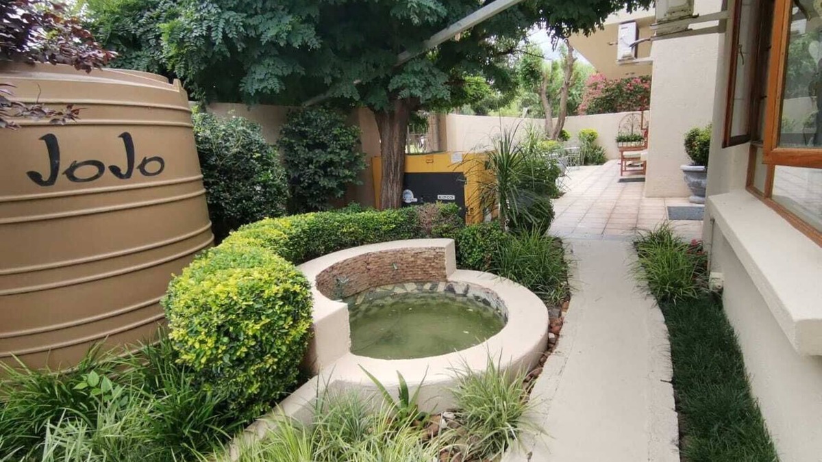 Douglas Hotel | Rene's Guest House