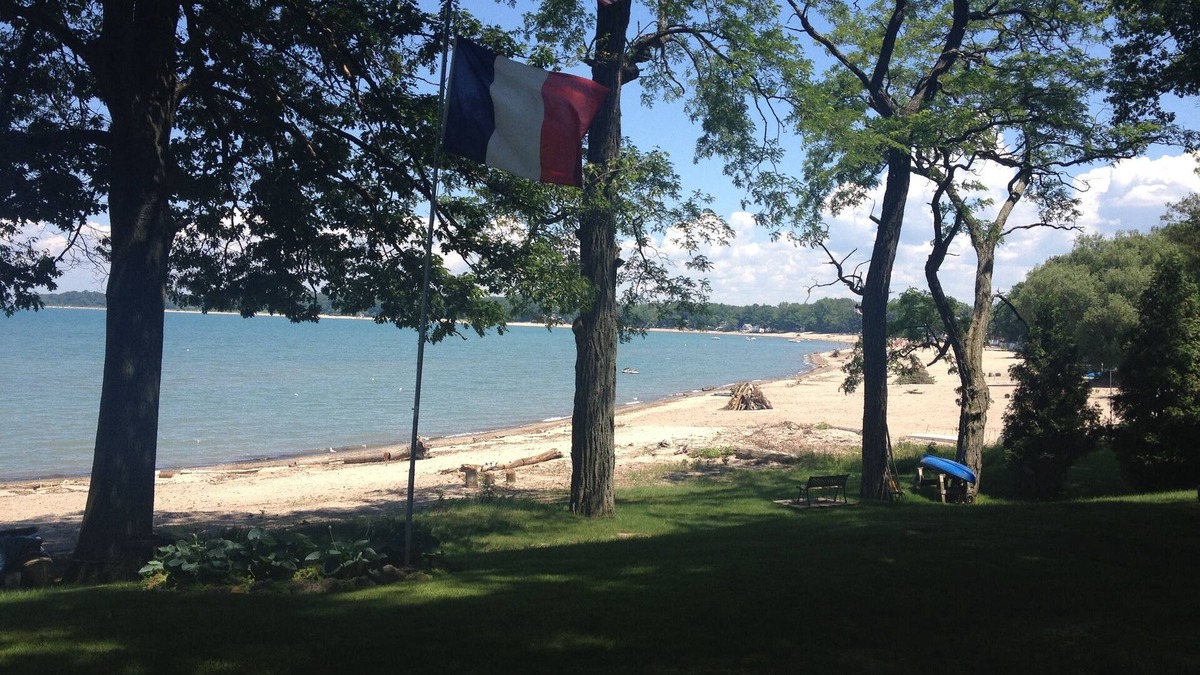 Lake Erie Beach House | Renee's Lake House: Lakefront home with Beautiful views of Lake Erie.