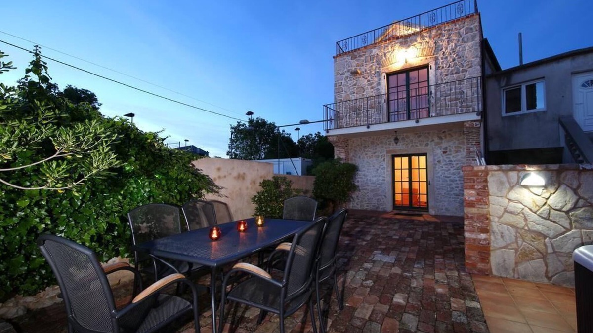 Diklo House | Renewed 4-room stony house with tavern, 240 m2 on 3 levels.