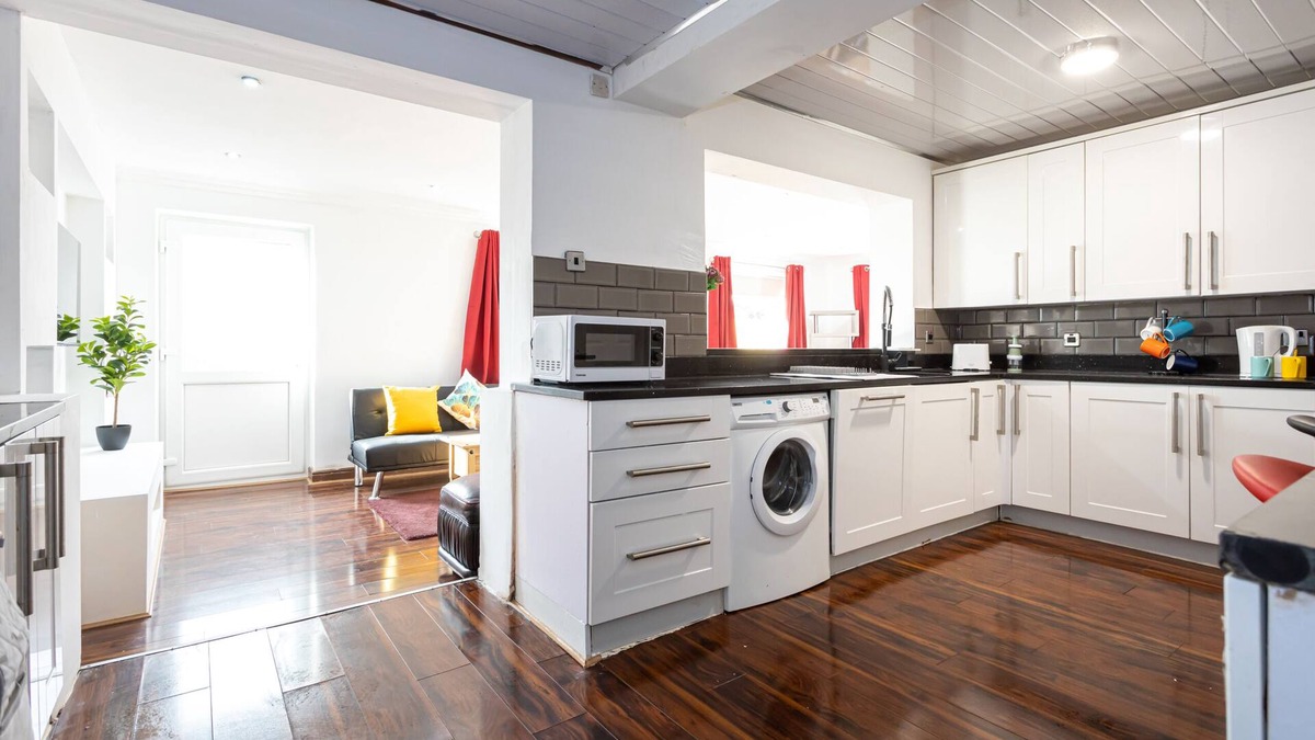 Bolton House | Renfrew House