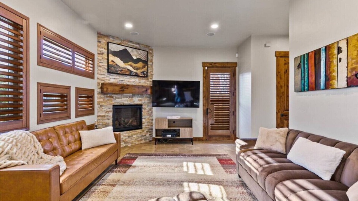 Midtown House | Reno Basecamp | 2 King Suites, Walk to Food & Fun