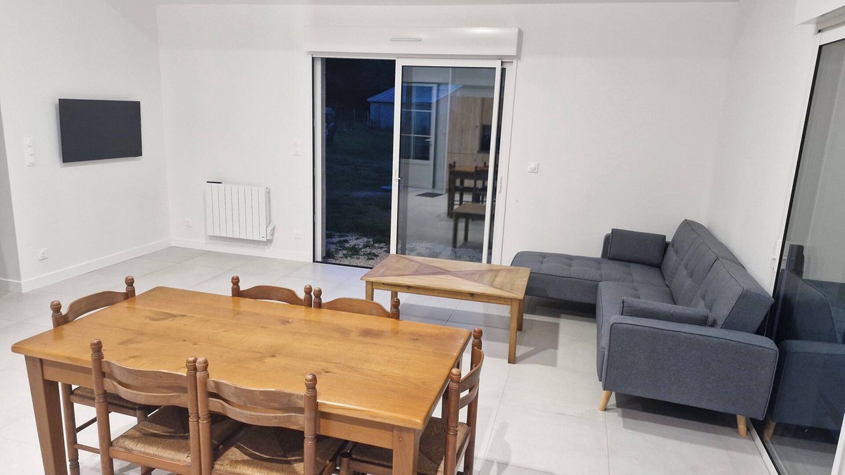 Saint-Genis-de-Saintonge House | Renovated country house in a small hamlet surrounded by nature