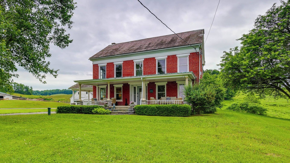 Granville House | Renovated 1800s Brick Farmhouse in Granville