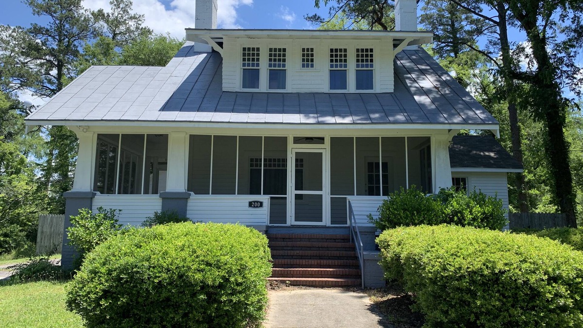 Hardwick House | Renovated 1928 bungalow in historic Milledgeville Georgia