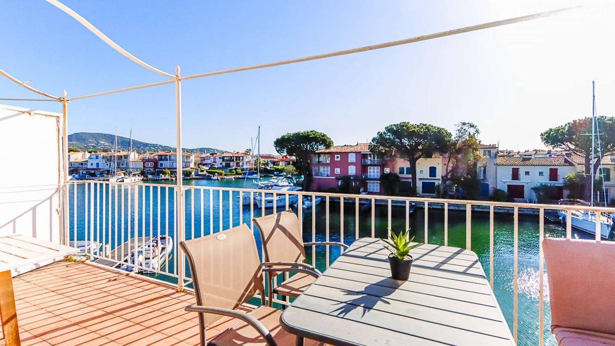 Port Grimaud Apartment | Renovated 2/3-room apartment in Port Grimaud - mezzanine and A/C