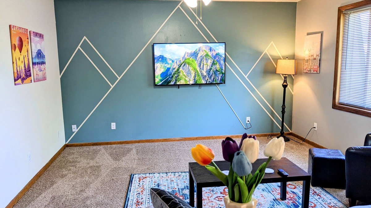 Pottawattamie County Apartment | Renovated 2-bedroom unit minutes to downtown Omaha