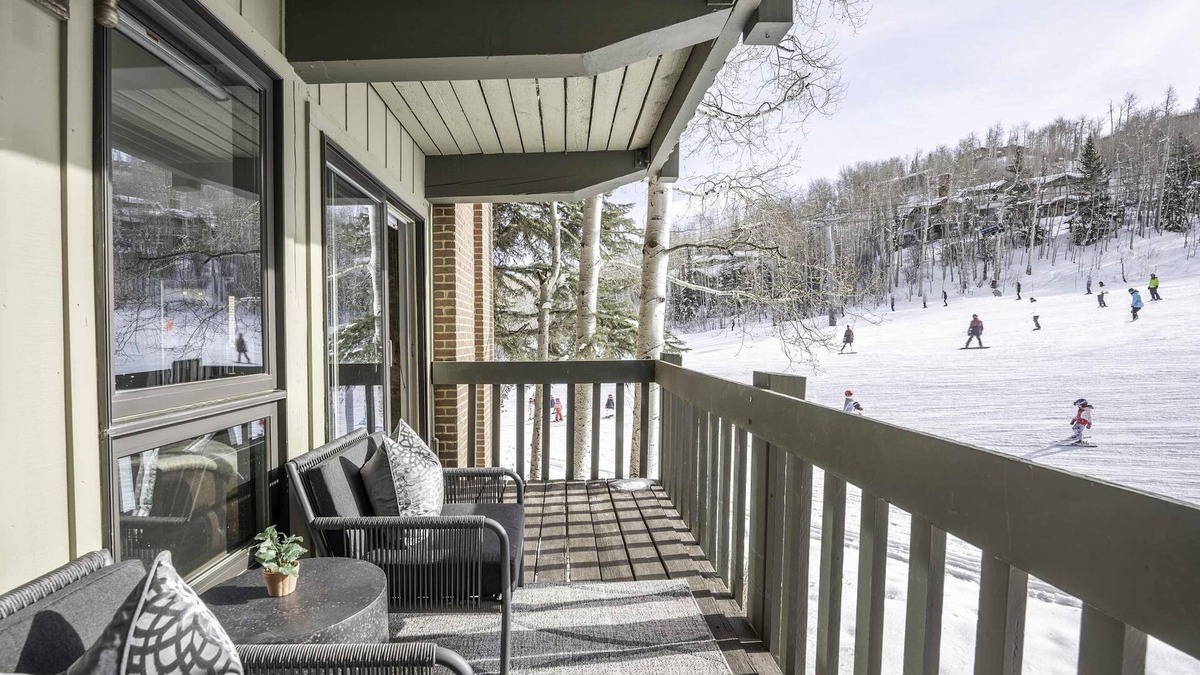 Snowmass Village Condo | Renovated 2 BR *TRUE Ski-in/Ski-out*