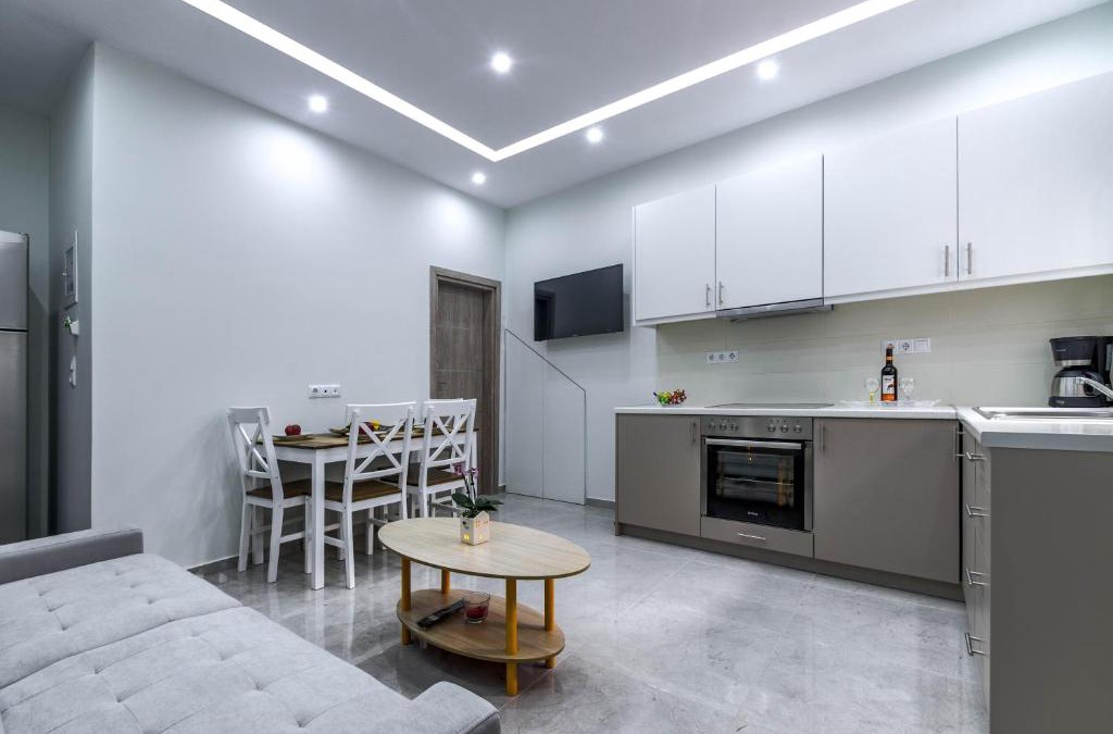 Nikaia Apartment | Renovated 2BD house close to Pireus port