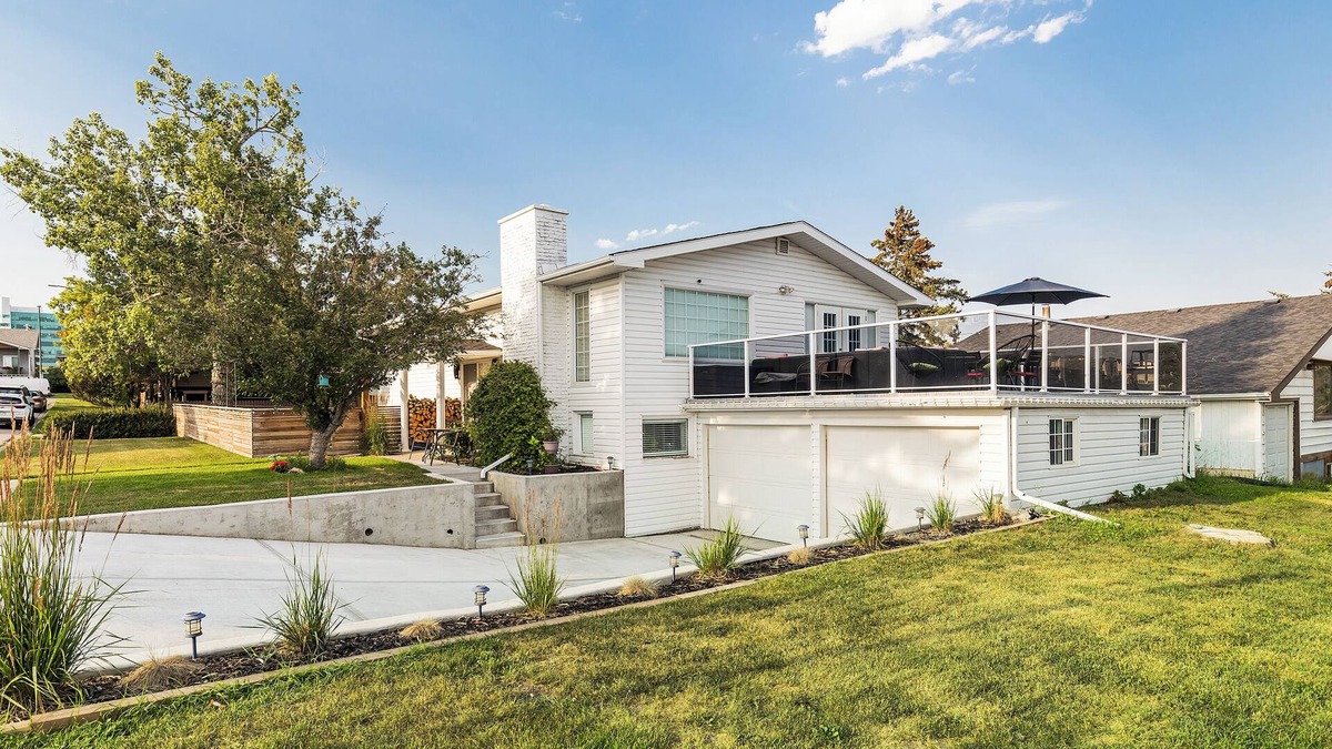 Radisson Heights - Albert Park House | Renovated 3-Bed Near Stampede, Zoo & Airport – Perfect Location & Comfort!