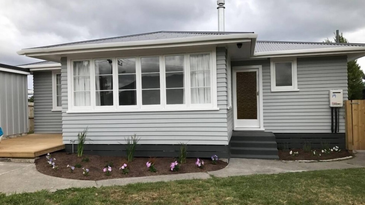 Hilltop House | Renovated 3 bedroom family home