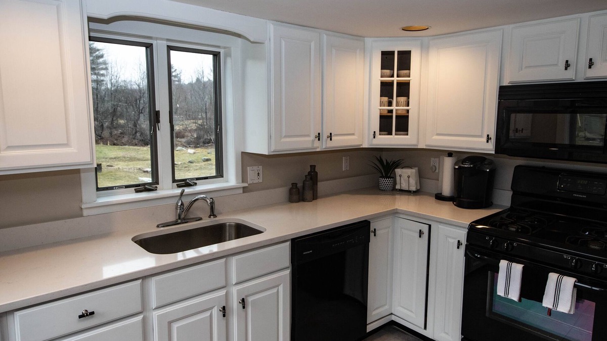 Belmont House | Renovated 3 Bedroom 2 Bath Home Close to Okemo Resort, Golf, Lakes Restaurants