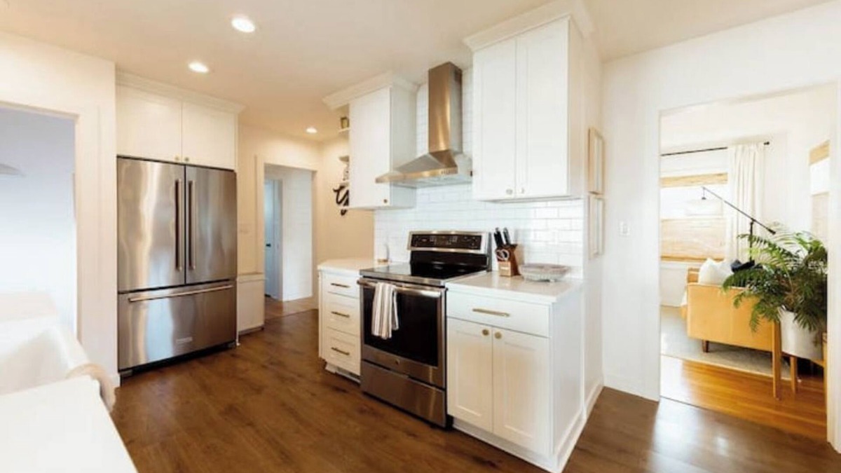 Genesee House | Renovated 3 BR Retreat with AC & 10 min to DT