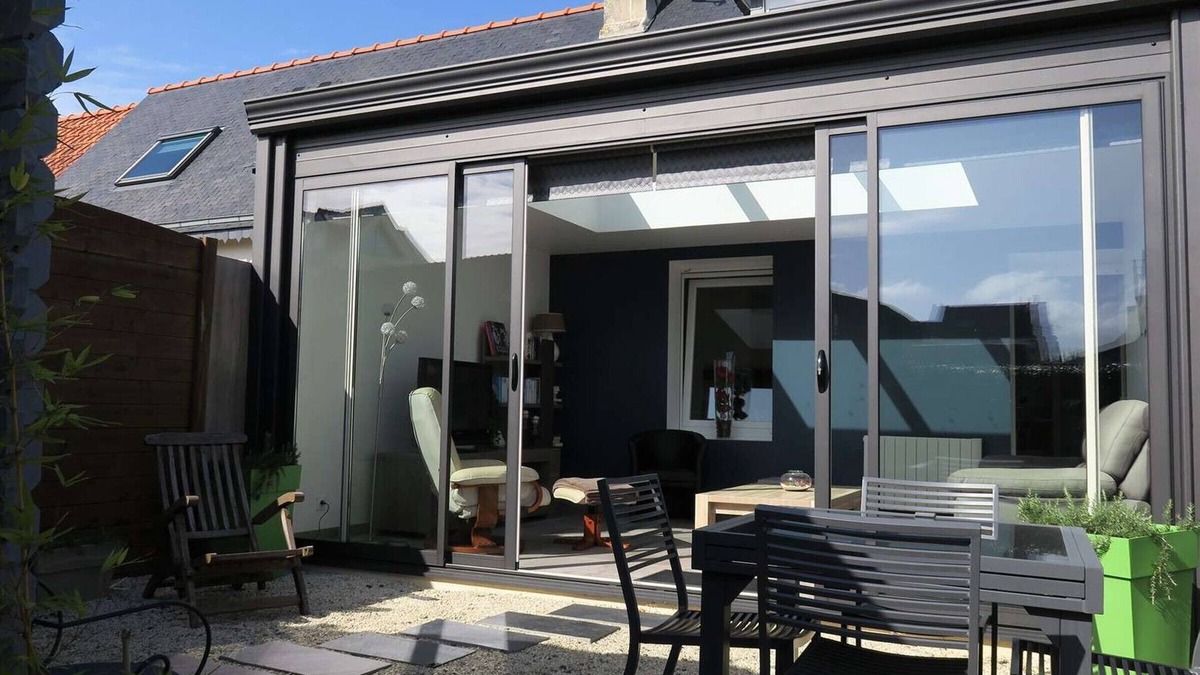 Tregastel House | Renovated 3* House, South-Facing, 3min to Trégastel Center, Enclosed Courtyard, Parking, Baby Gear