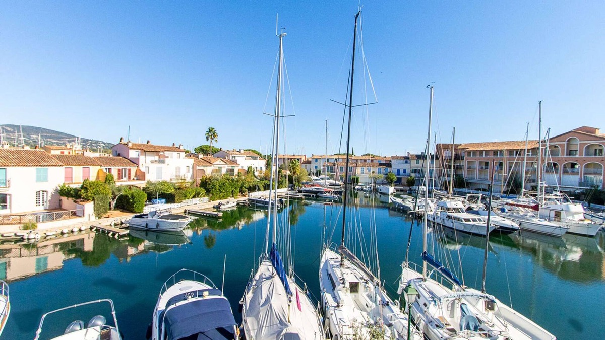 Port Grimaud Apartment | Renovated 3-room apartment with wide balcony Port Grimaud - WIFI, A/C