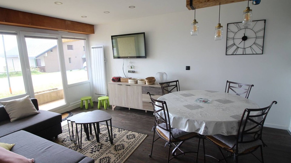Auris Apartment | Renovated 3-room apartment, sleeps 6, 150m from the slopes - Auris en Oisans