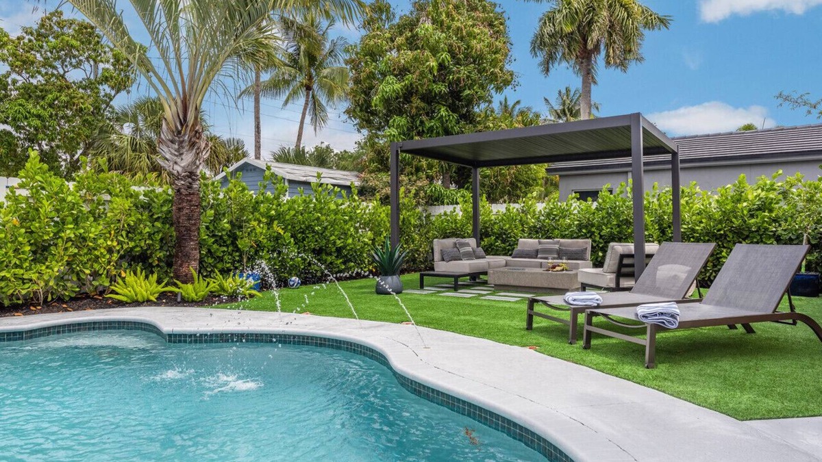 Tarpon River House | Renovated 3BR/2BA Luxury Home w/Gym & Heated Pool
