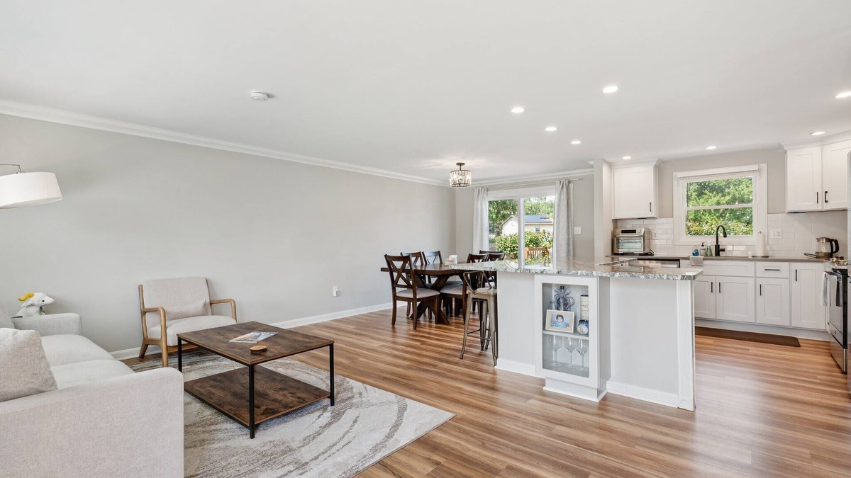 Annapolis House | Renovated 3BR Home Near Sandy Point & Annapolis