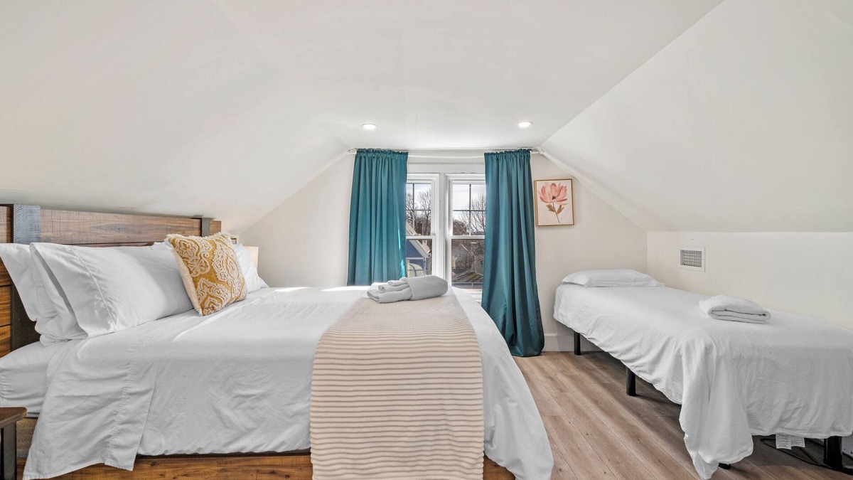 Roslindale House | Renovated 3rd-Floor Retreat | 3 Beds | Roslindale Village