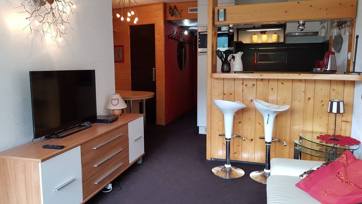 Arc-2000 Apartment | Renovated apartment for 6 in Arc 2000, balcony, TV, DVD, ski locker