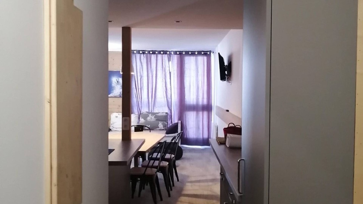 Arc-2000 Apartment | Renovated apartment near center, 2 cabins, balcony, free WIFI
