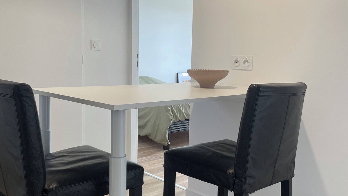 La Guyonniere Apartment | Renovated and comfortable gîte in a historic location, planted with trees and animals